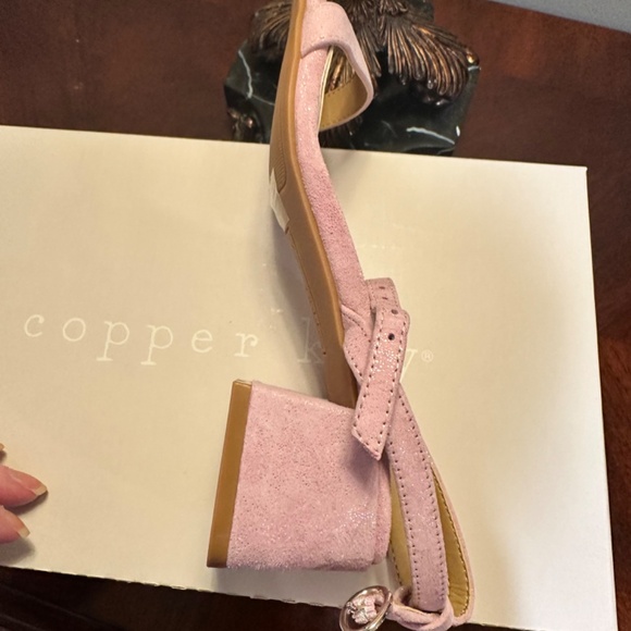 Sandals - Picture 3 of 5